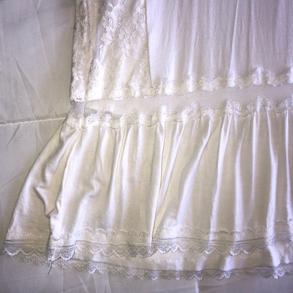 Vici Evangelista Lace Top- Ivory - Picture 5 of 8